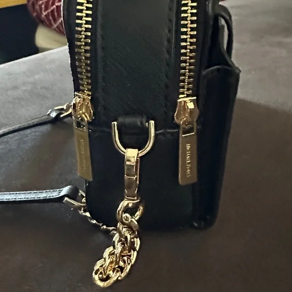 Michael Kors Elegant Black Crossbody Bag - Picture 11 of 13
